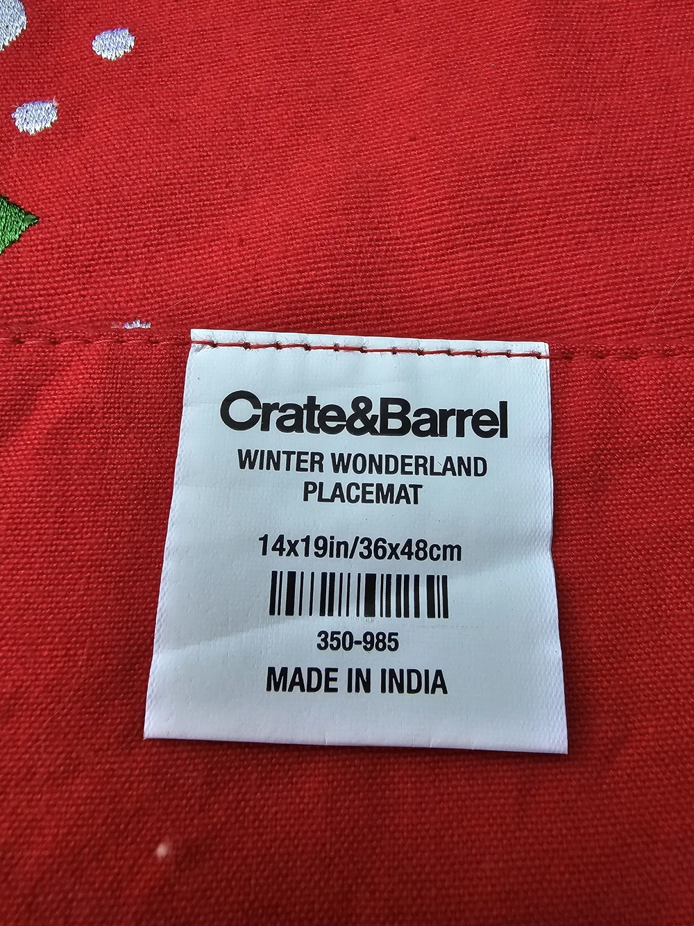 Crate & Barrel. 2 Placemats, 2 Dinner Napkins, 2 Towels. Snowman & Reindeer.